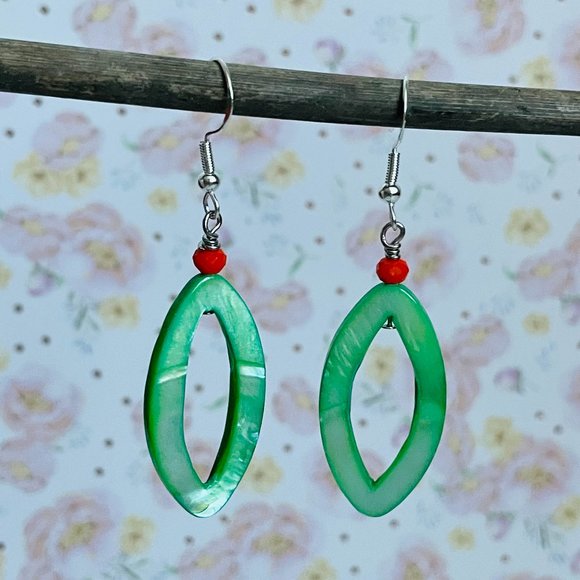 Artisan Jewelry Jewelry - Green Mother of Pearl Beaded Dangle Drop Earrings 2 ¼” NEW